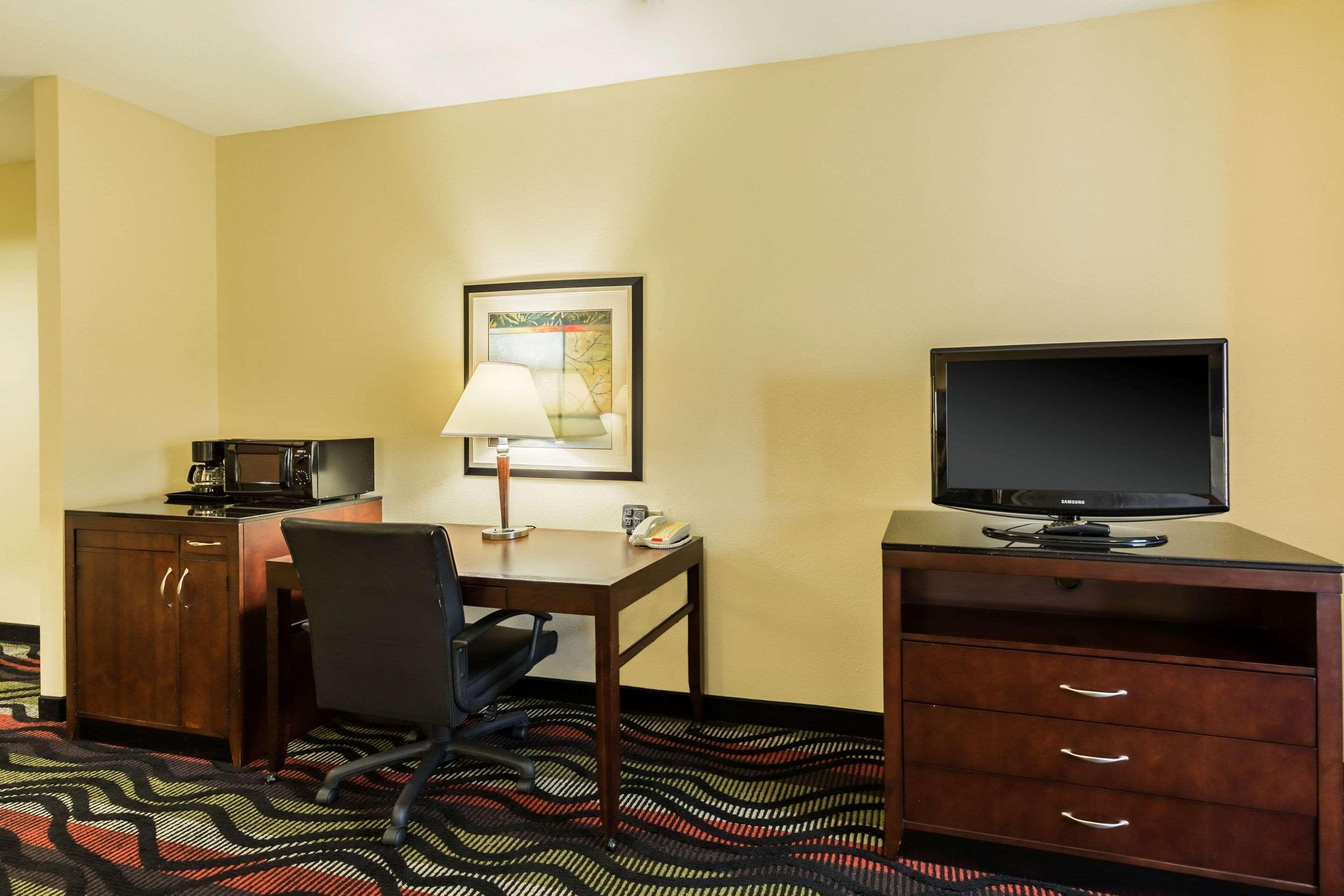 Comfort Suites Beaumont I-10 Exterior photo